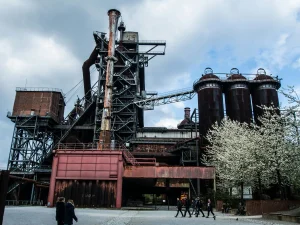 ANALISIS OIL DAN MONITORING MESIN UNTUK MENCEGAH KEGAGALAN PERALATAN TAMBANG