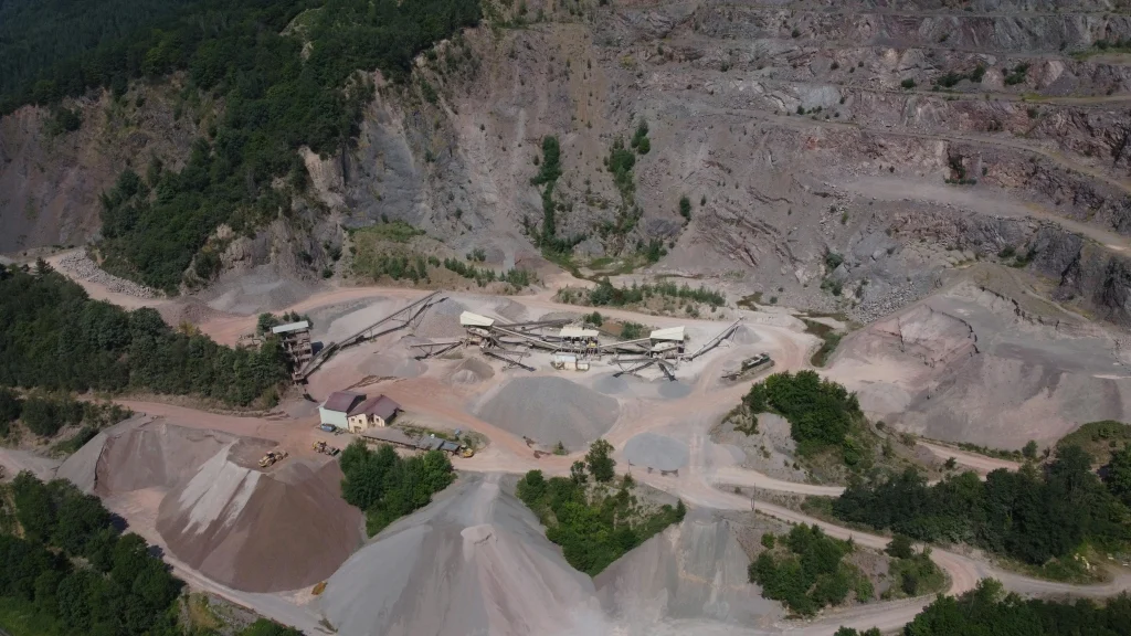 EVALUASI EFEKTIVITAS PROGRAM K3 PERTAMBANGAN SETIAP SEMESTER