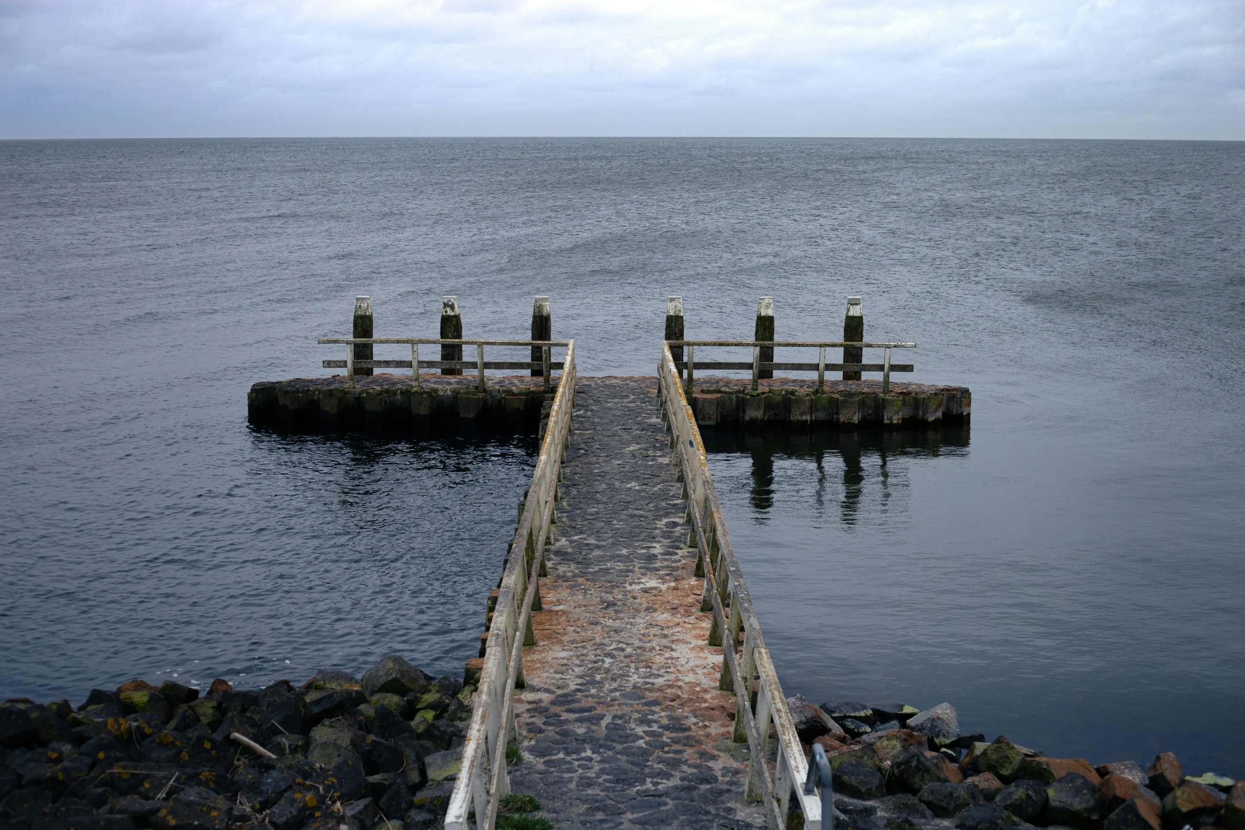 PENGAWASAN PEMUATAN DI JETTY UNTUK MENCEGAH KECELAKAAN KERJA