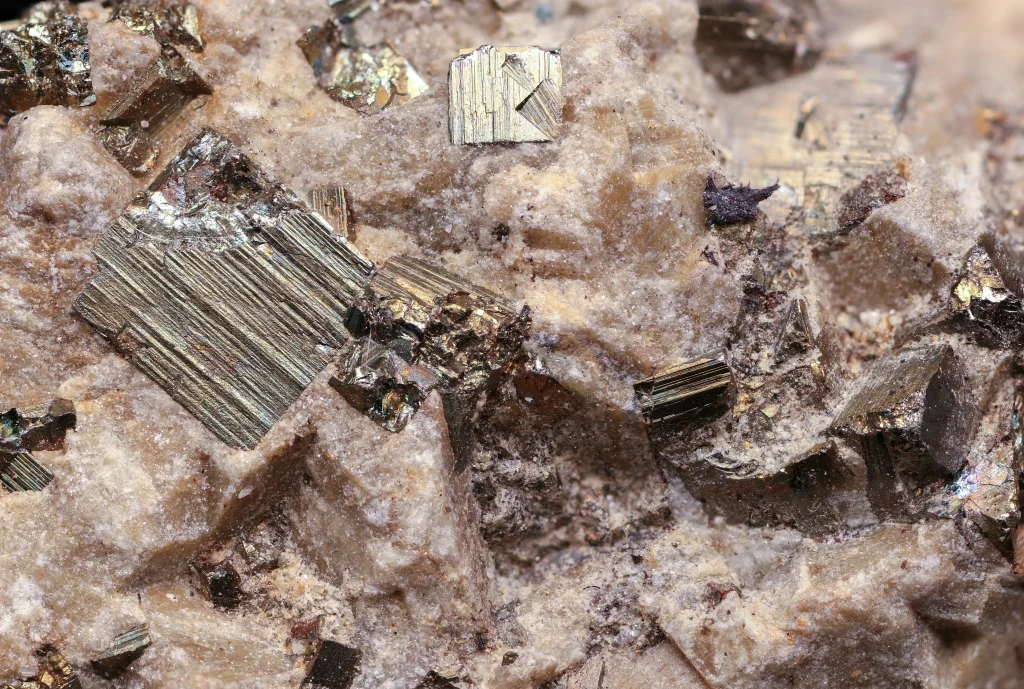 STRATEGI HILIRISASI MINERAL DENGAN PENDEKATAN KESELAMATAN DAN KEBERLANJUTAN