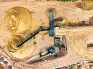 HUKUM PERTAMBANGAN DALAM MENDUKUNG PERLINDUNGAN KESELAMATAN KERJA