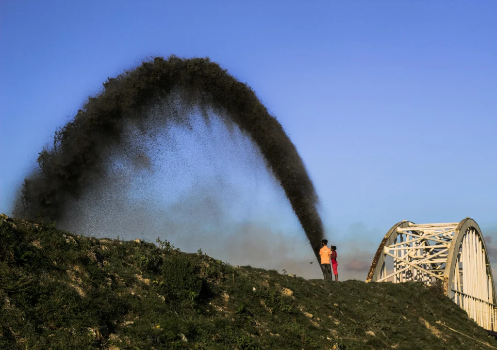 PEMANFAATAN FLY ASH DAN BOTTOM ASH (FABA) SECARA AMAN DAN BERKELANJUTAN