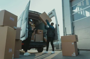 SISTEM TRANSPORTASI DAN DISTRIBUSI LOGISTIK YANG AMAN UNTUK MENCEGAH RISIKO KECELAKAAN